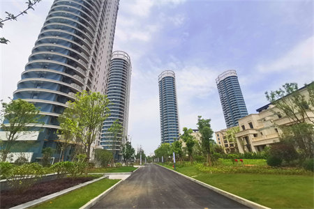 出售泰安鲁能小区3室2厅1卫135平豪华装修